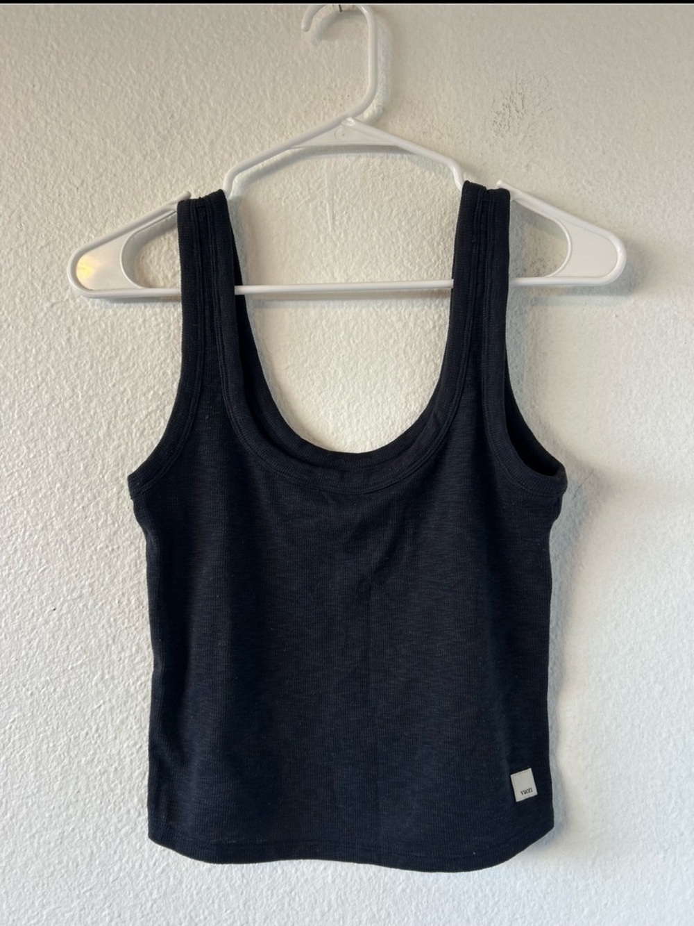 Vuori Black Cropped Tank Top Size S